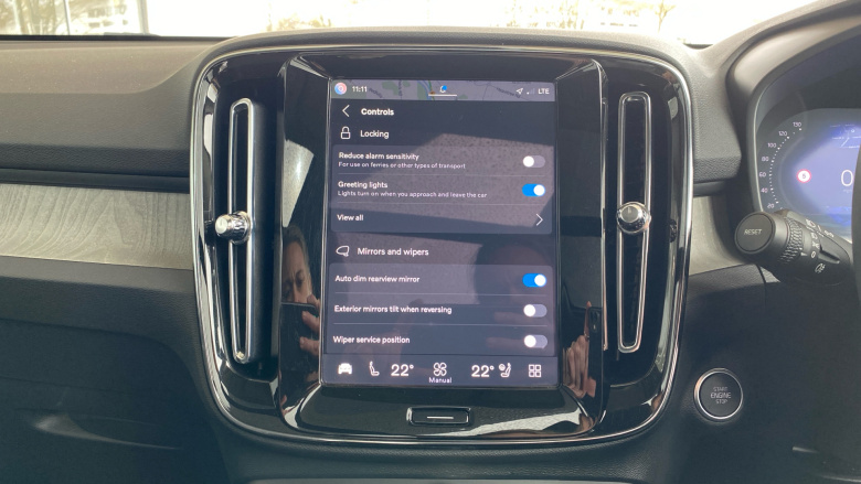 Volvo XC40 2.0 B4P Ultra Dark 5dr Auto Petrol Estate